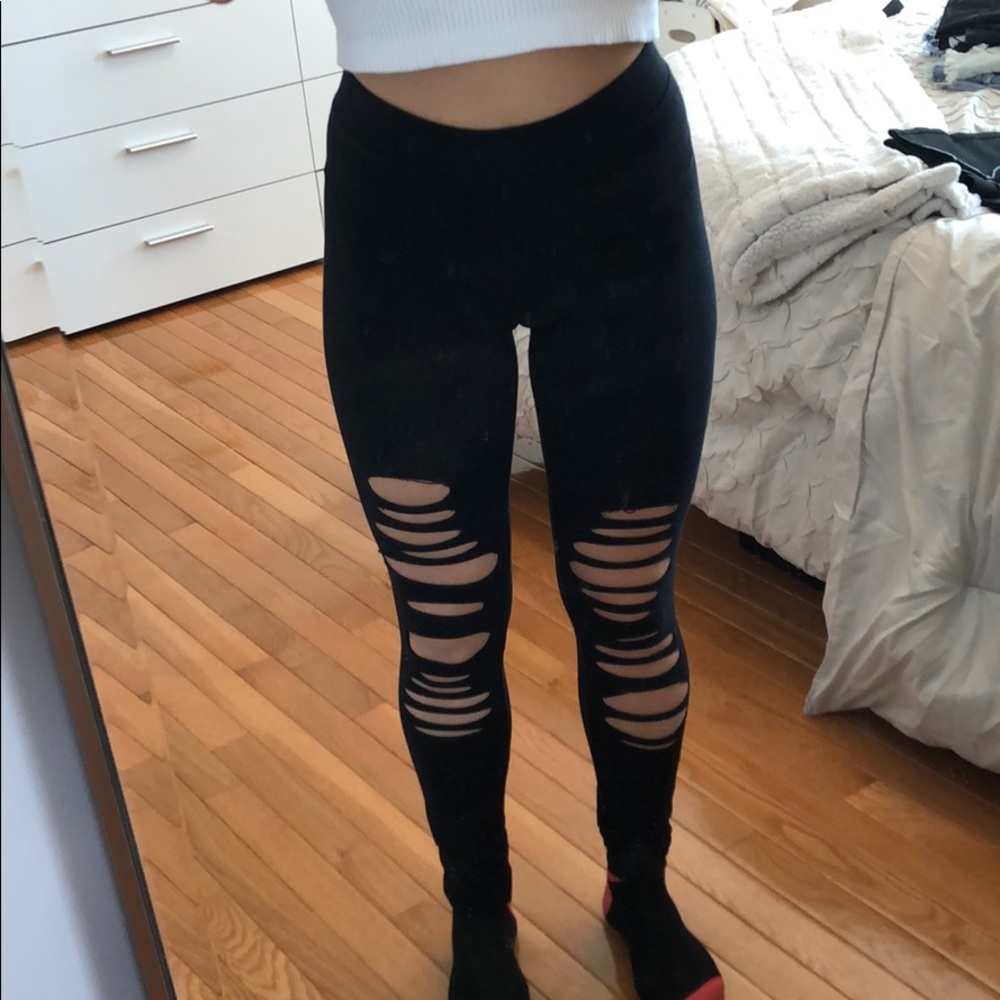 Ripped leggings